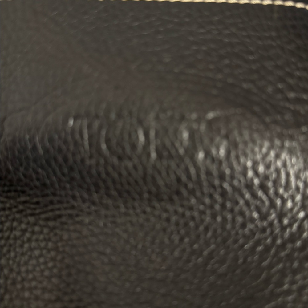 Chic Black Leather Shoulder Bag - Picture 6 of 7